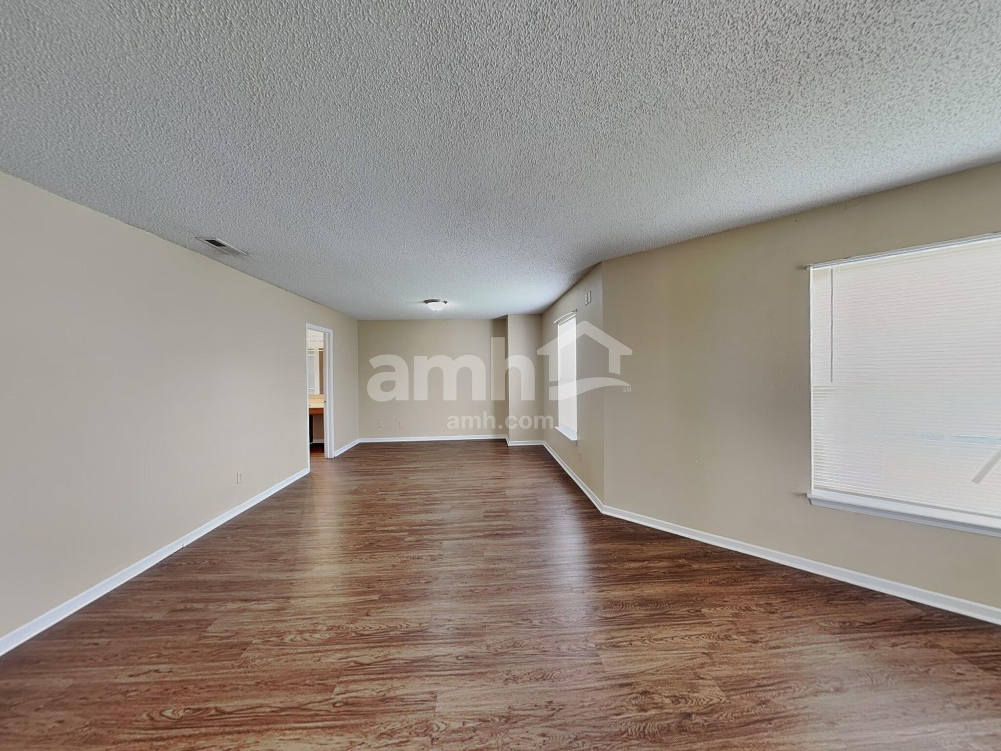 Building Photo - 1619 Howell Dr