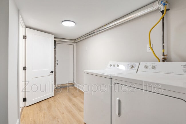 Building Photo - 311 S Newkirk St