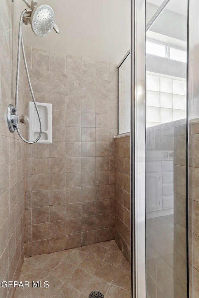 Building Photo - 2029 Sun Chariot St