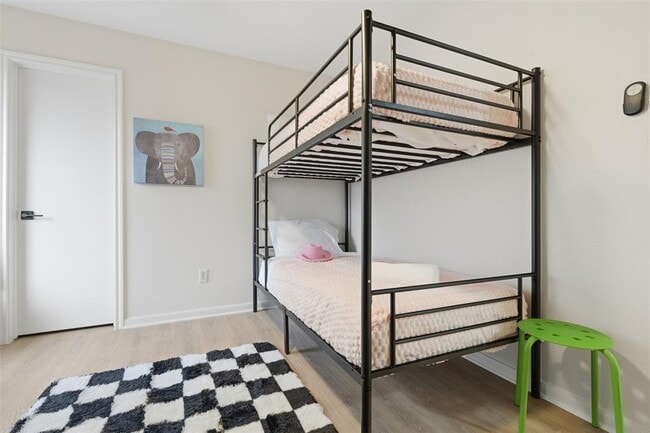 Building Photo - 1708 E 17th St