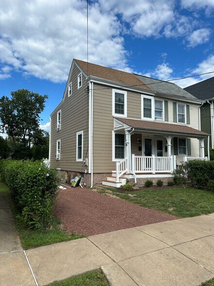 Off Street Parking - 97 Cottage St