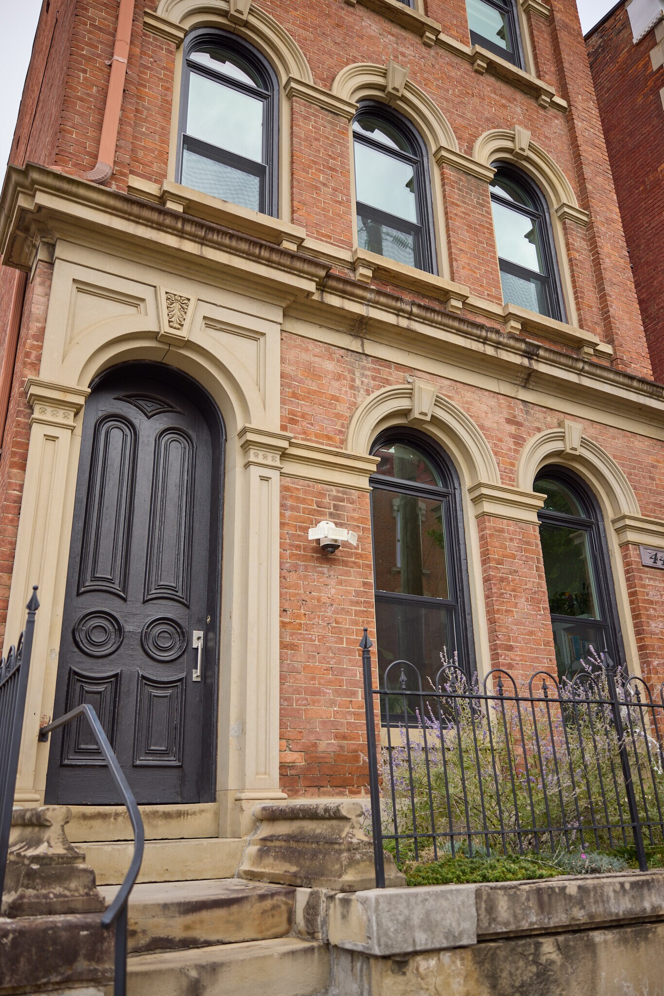 Building Photo - 440 Hopkins St