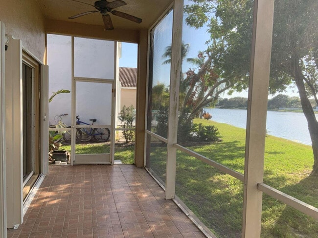 Building Photo - 856 Stanton Dr
