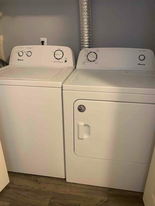 Building Photo - 2528 Taylor Ln