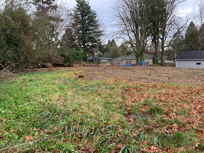 Building Photo - 15722 SE Oatfield Rd