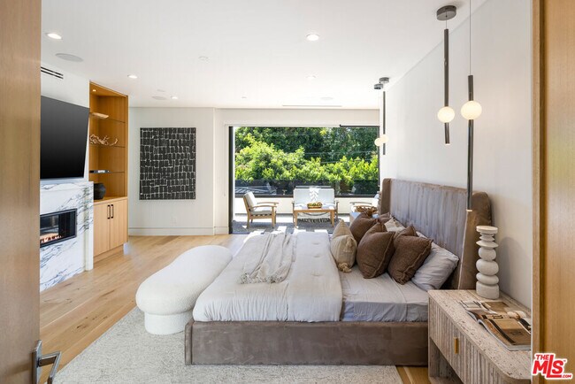 Building Photo - 14822 Hesby St