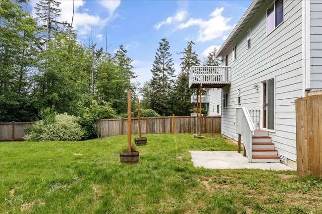 Building Photo - Beautiful Spacious 4 Bedroom 2.75 Bathroom...
