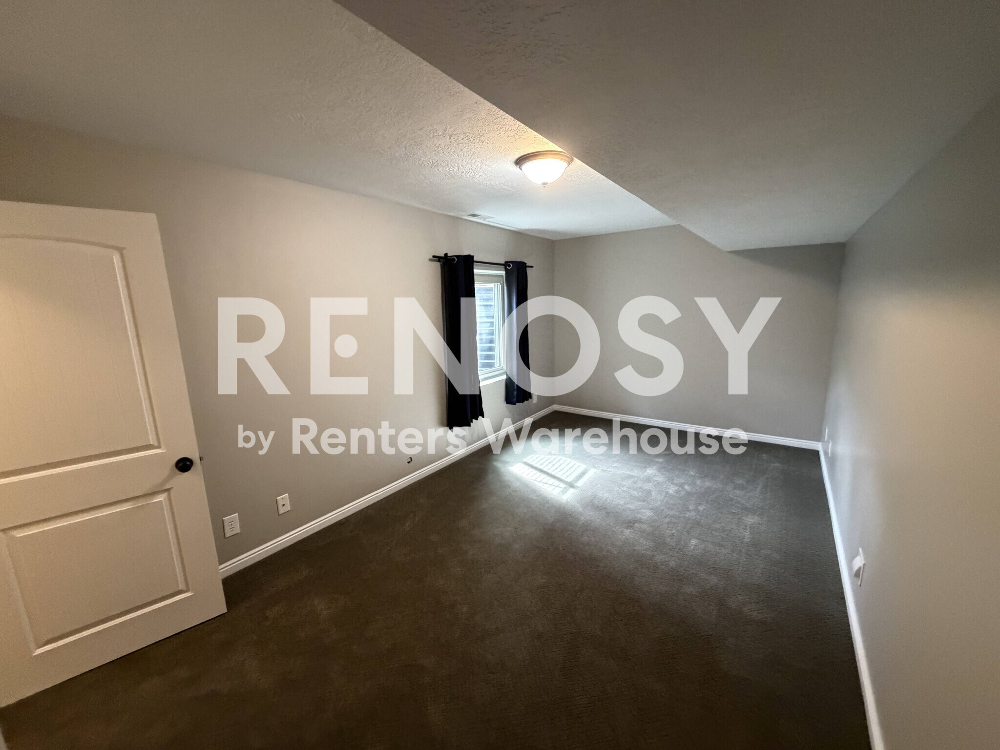 Building Photo - 3891 E Cunninghill Dr