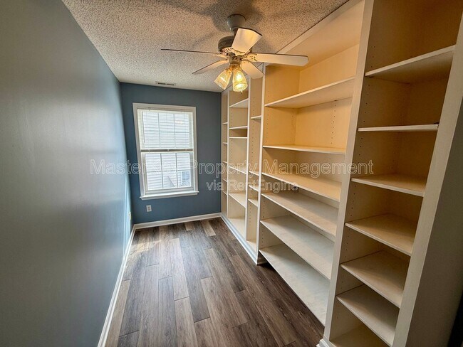 Building Photo - 110 Ridge Lake Dr