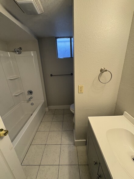 Downstairs bath - 1312 Skyline Dr