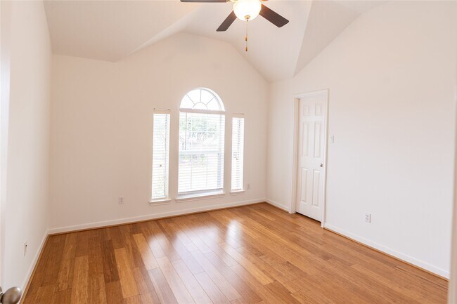 Building Photo - 2109 Auburn Shores Dr