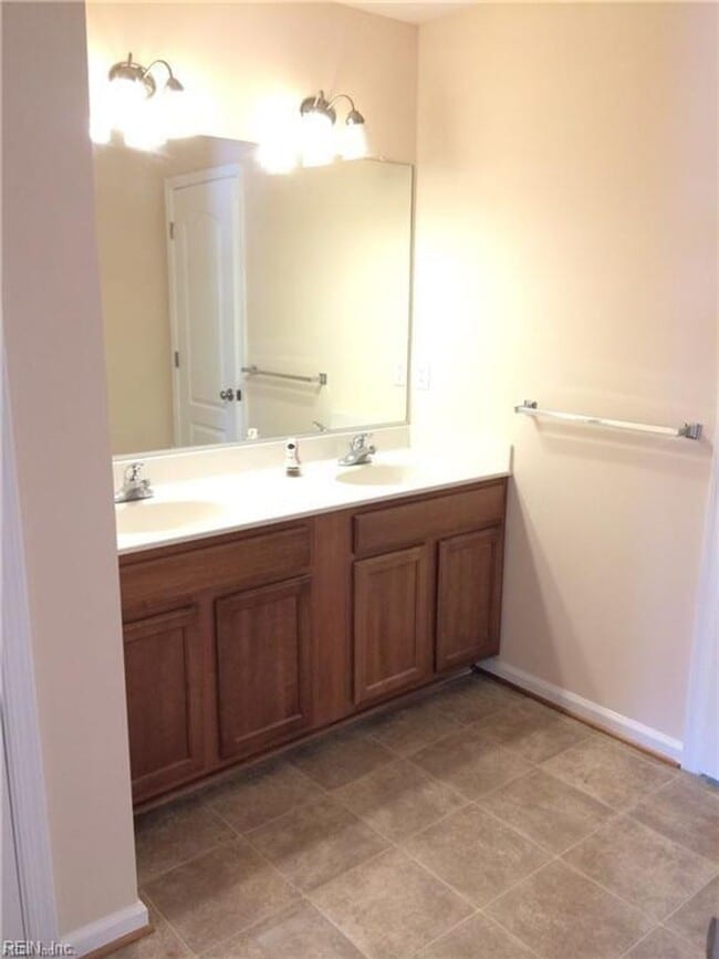 Building Photo - 604 Teton Cir