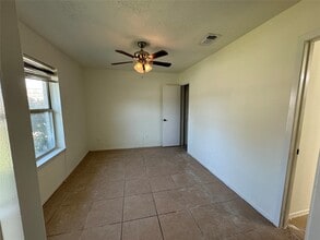 Building Photo - 20030 Lions Gate Dr