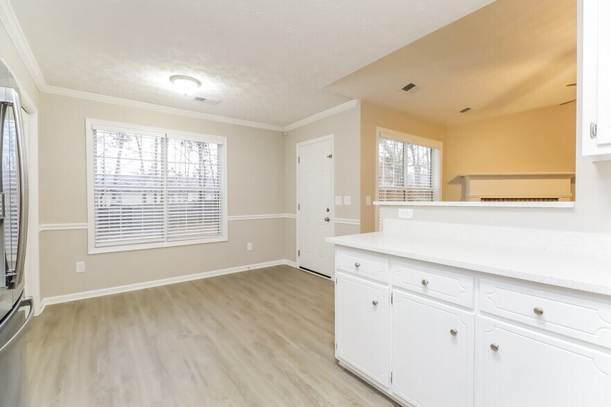 Building Photo - 308 Kellys Walk