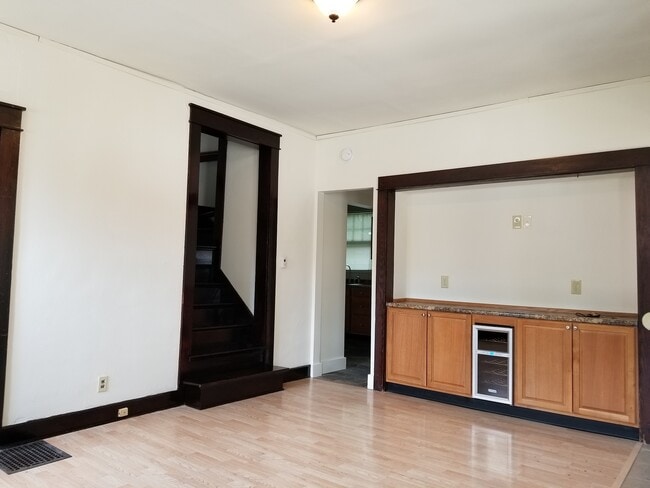 Building Photo - 408 E Cottage Grove Ave