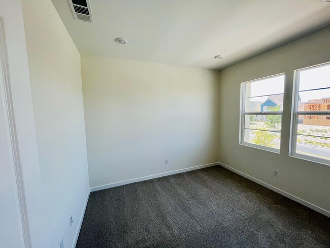 Building Photo - 27057 Trail View Ln.
