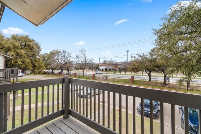 Building Photo - 1848 River Crossing Cir