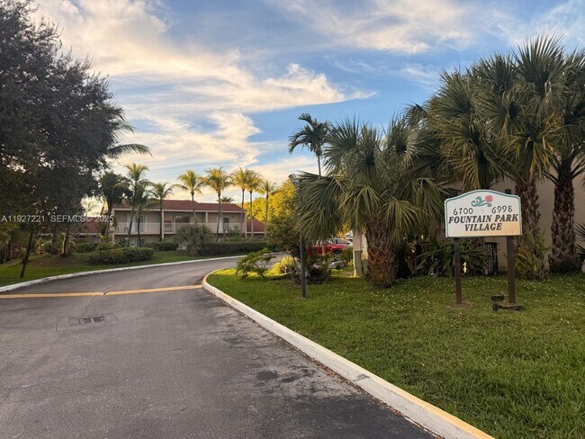 Building Photo - 6864 NW 166th Terrace