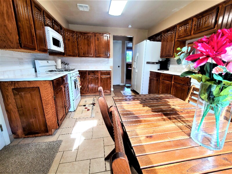 Building Photo - 7000 S 2300 E