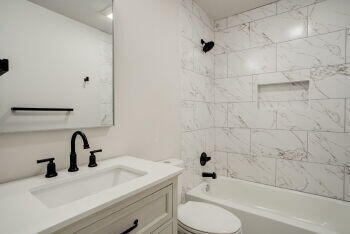 Building Photo - 226 Hickory St