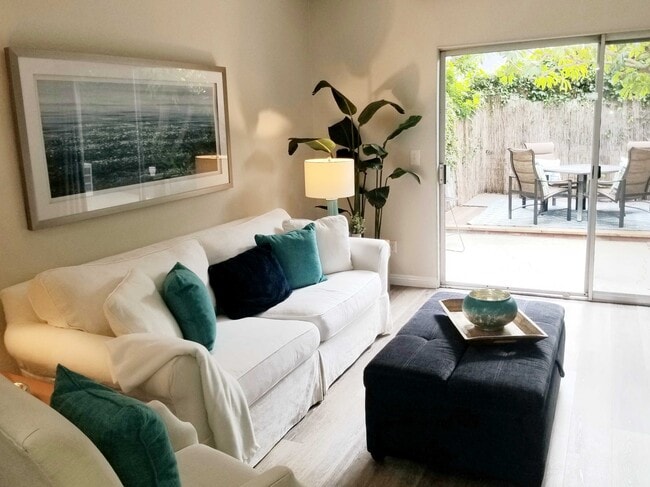 Building Photo - 33901 Copper Lantern St