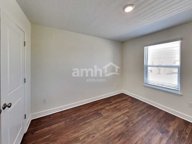 Building Photo - 3204 Bridge Haven Dr