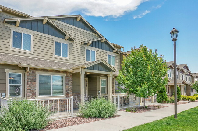 Building Photo - $2,300.00 - 3 Bedrooms, 2.5 Bathroom, Town...
