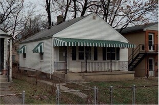 Building Photo - 1494 E 25th Ave