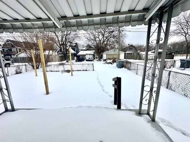 Building Photo - 49 S Lasalle St