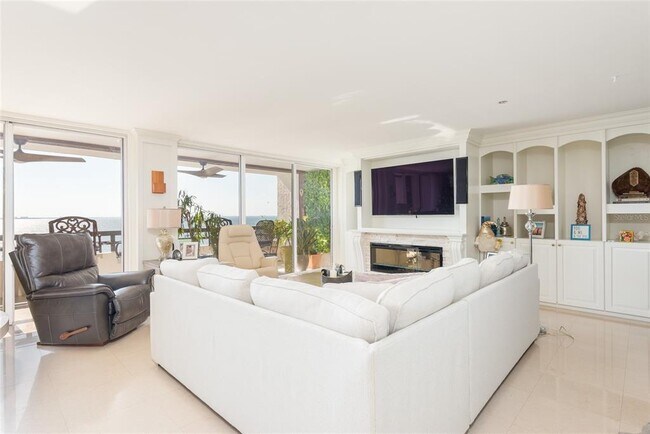 Building Photo - 5700 Mariner St