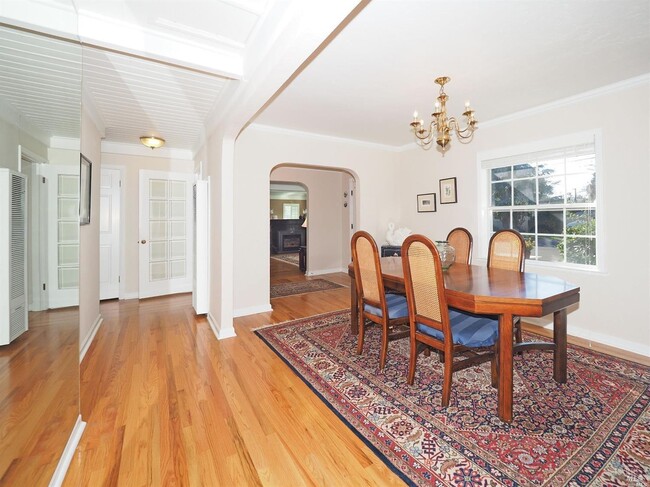 Building Photo - 612 Codding Dr