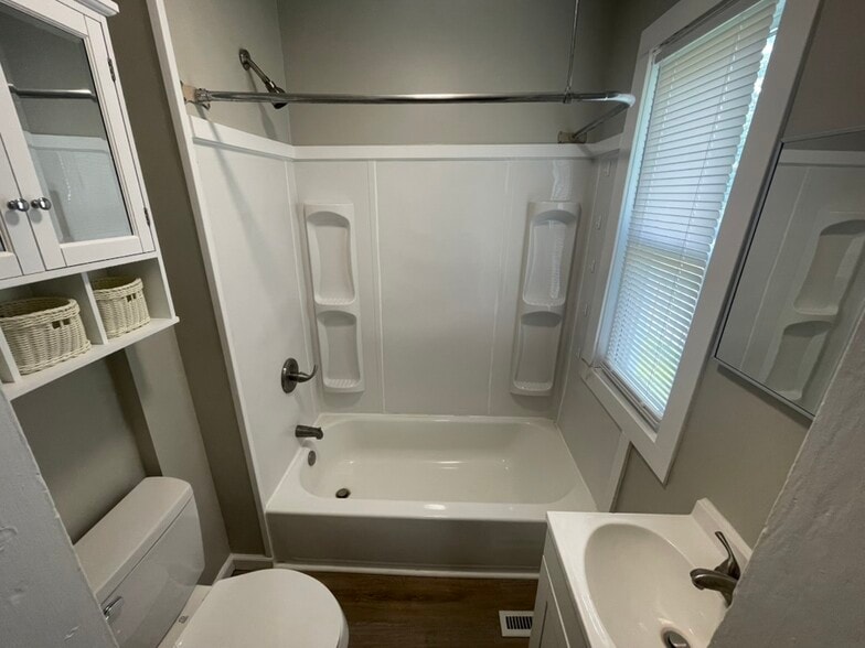 Bathroom - 631 S 16th St