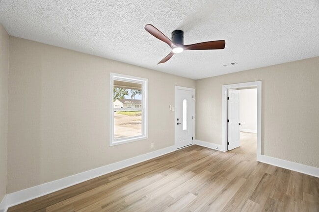 Building Photo - 10211 Glenmawr Dr