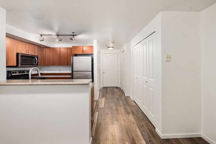 Building Photo - 8745 Greenwood Ave N APT 207,