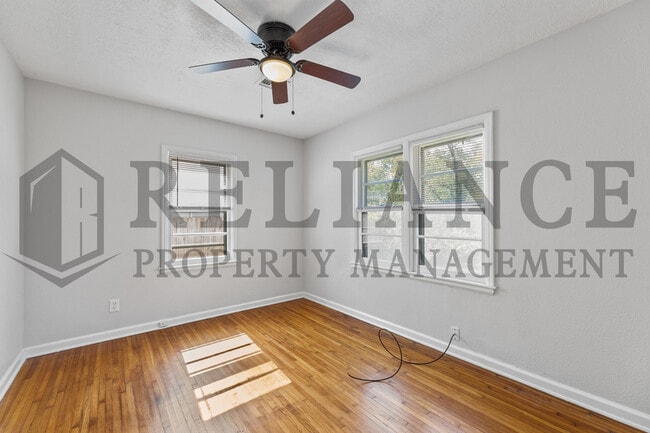 Building Photo - 653 Harding St