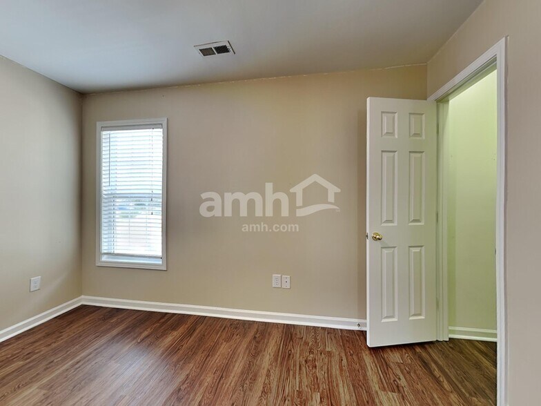 Building Photo - 4466 Timberwood Dr