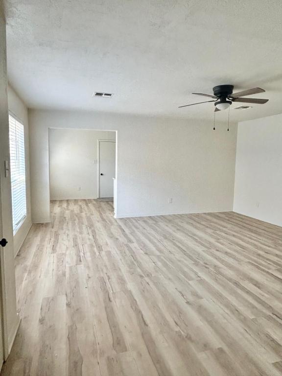 Building Photo - 1214 NW Columbia Ave