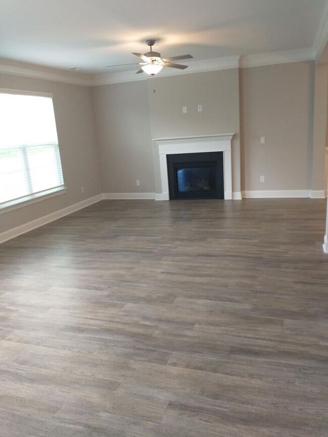 Building Photo - Just Listed in Benson, NC! Your dream home awaits — 4 bedrooms, tons of space, and gorgeous upgra...