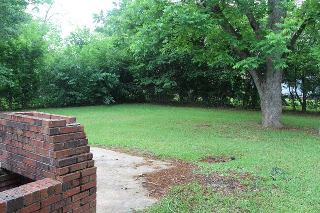 Building Photo - 1515 Evelyn Ave