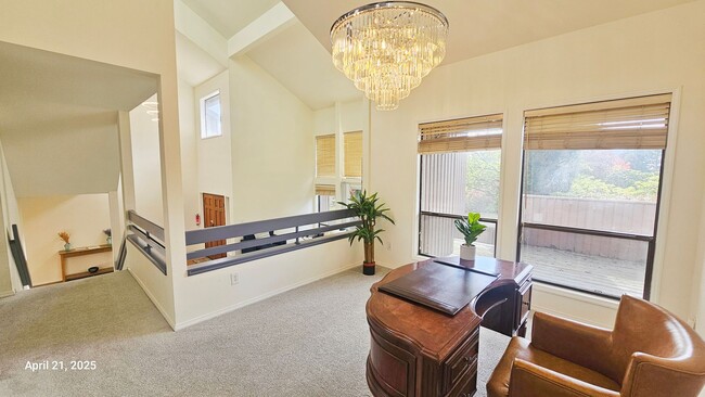 Building Photo - Beautiful Remodeled 4 Bedroom and 2.5 Bathroom Single Family House - Bellevue