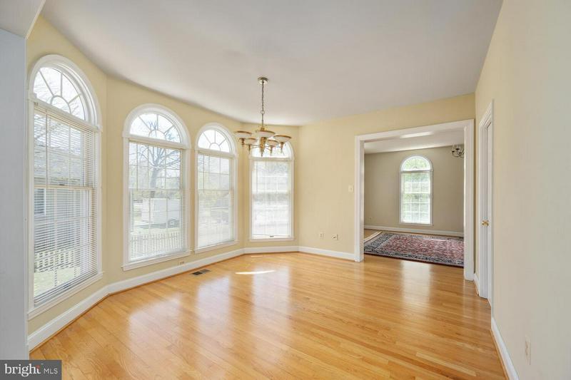 Building Photo - 2725 Oldewood Dr