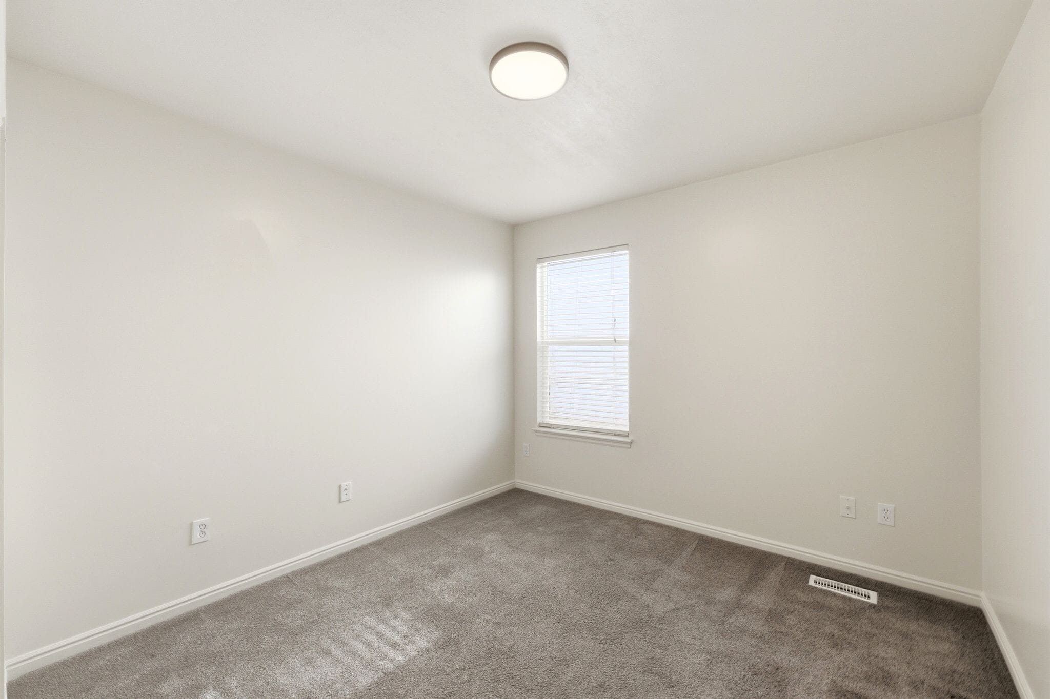 Building Photo - 3687 E Royal Troon Dr