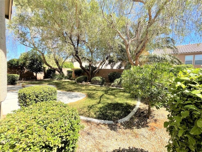 Building Photo - Enjoy mini park in your backyard! Single-story home in Aliante community