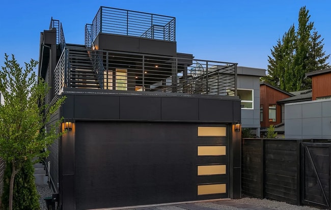 Primary Photo - 421 14th Ave W