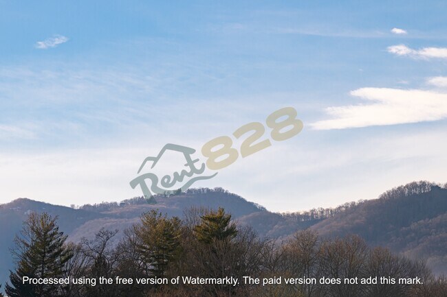 Building Photo - 96 Farmwood Ln