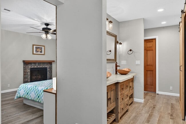 Building Photo - 420 Colusa Pl