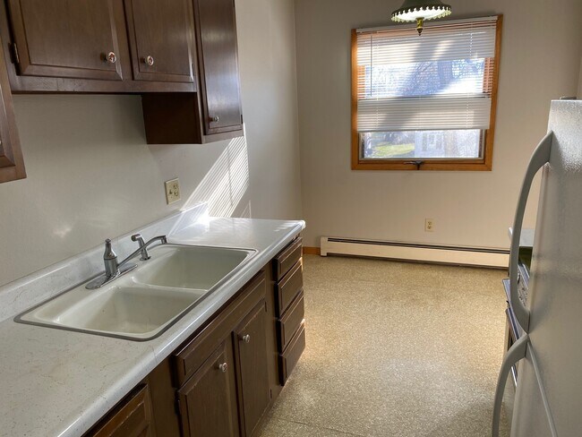 Building Photo - 1223 S Main St