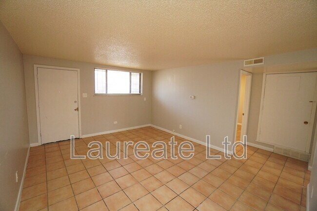 Building Photo - 1124 Rosemary St