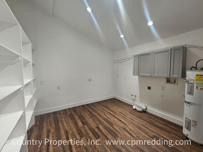 Building Photo - Remodeled Spacious House with Shop on 5 Ac...