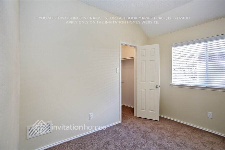 Building Photo - 2624 Bent Brook Dr
